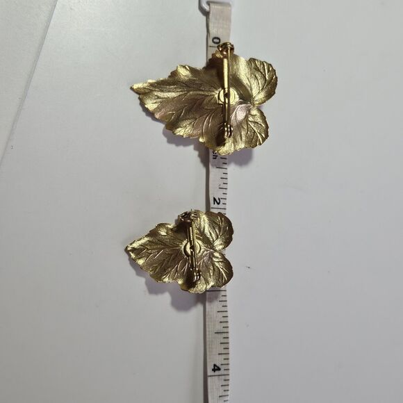 Set 2 Vintage 1959 Textured Gold-tone Chit-Chat Pin Brooch Signed Sarah Coventry - Picture 7 of 11